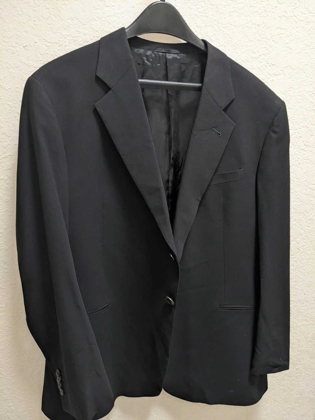 Giorgio Armani Dinner Jacket
Opens in a new window or tab