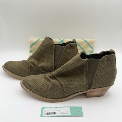 Report Footwear Drewe Perforated Bootie Women's Size 9 Olive