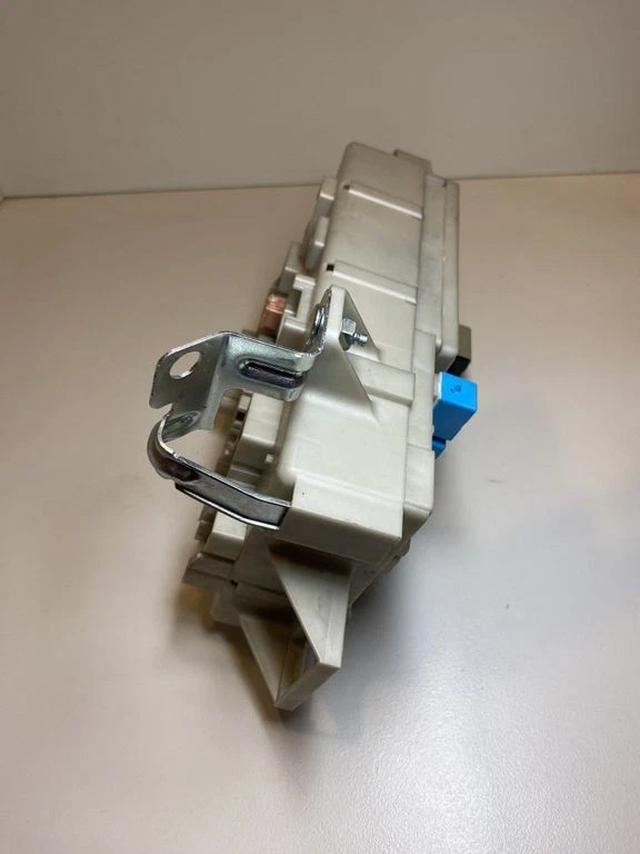 Toyota Land Cruiser (J120) 2007 Diesel Fuse Box 8198050030 ERD10042 - Image 3 of 4