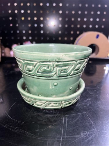 VINTAGE MCCOY POTTERY GREEK KEY HOBNAIL FLOWER POT WITH ATTACHED SAUCER