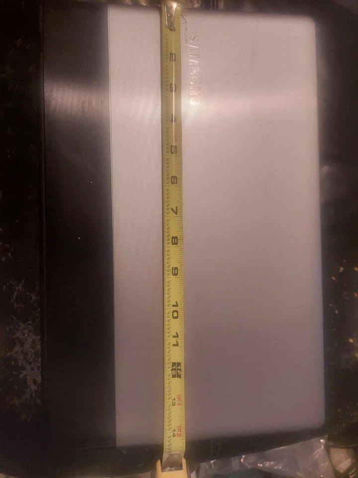 samsung laptop windows 8 NP300ESC - Image 2 of 4