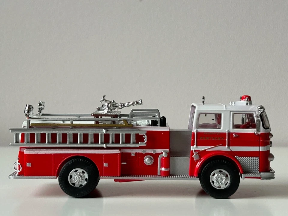 1971 Seagrave K-Type Pumper USA Fire Brigade Truck Model Diecast Amercom 1:64 - Image 4 of 4