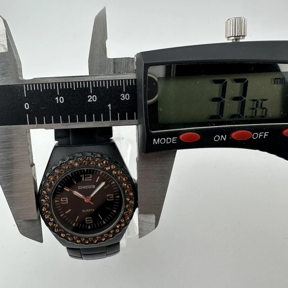 Reloj Chico's Negro 6" Pulsera Puño 33mm Estuche Cristal Bisel Mujer Batería Nueva Foto 4 de 4