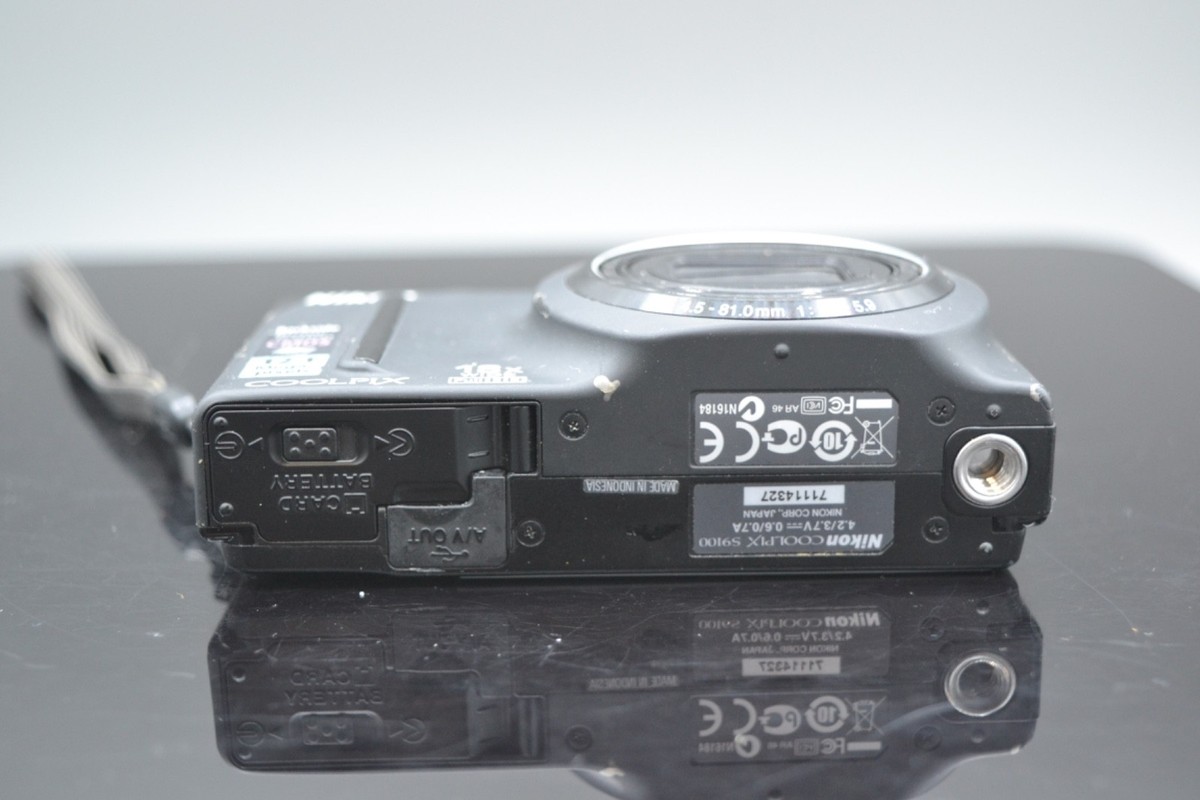 Nikon COOLPIX S9100 12.1MP Digital Camera For Parts ONLY AS IS