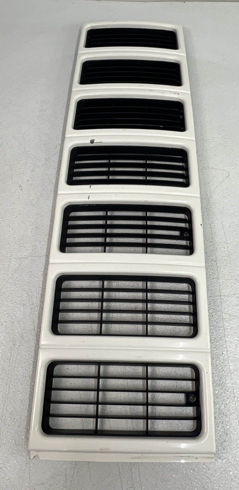 97-01 Jeep Cherokee XJ Front Center Grille OEM Stone White PW1