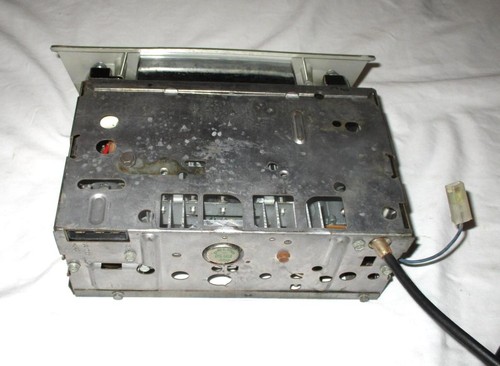 1968 68 Buick Skylark GS AM Radio w/ Bezel & Speaker & Antenna Base 7302504 - Picture 11 of 17