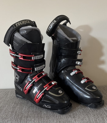 Tecnica 9X Innotec Ski Boots- Ultra Fit- Anti-Vibration- Black & Red- Size 9.5