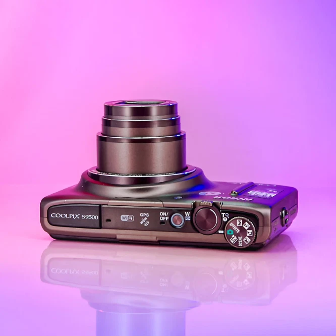 Cámara digital compacta Nikon COOLPIX S9500 18,1 MP 22x zoom óptico con accesorios Foto 3 de 4