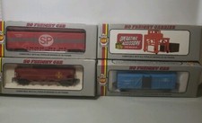 VINTAGE AHM HO SCALE FREIGHT CARS and Carrier Accessory LOT OF 4 with box