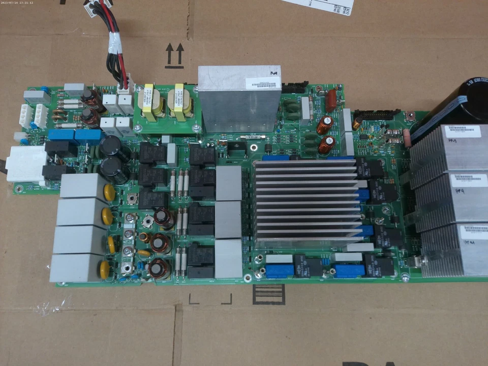 APC Schneider UPS Board 640-3002H-Z-001 from DLRT8KRMXLT Tested - Image 3 of 4
