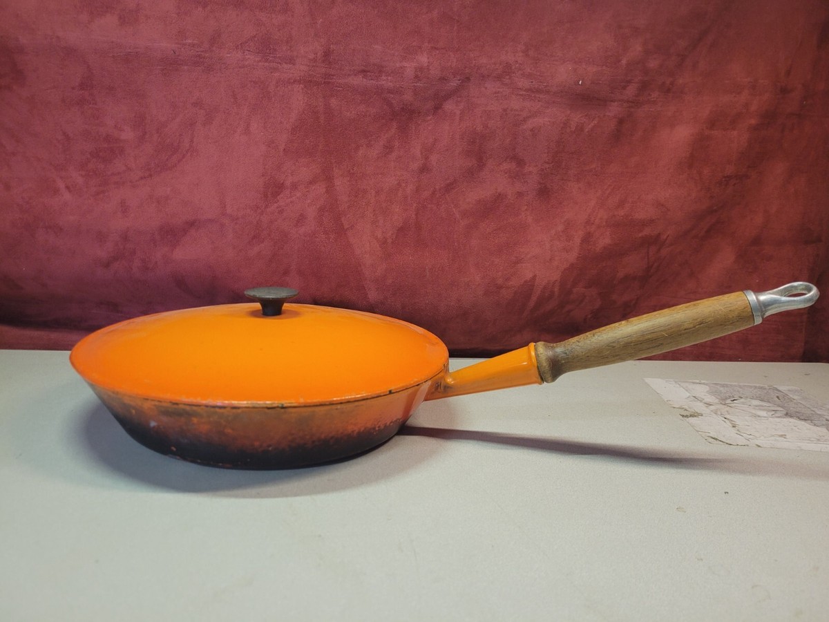 LE CREUSET 鋳鉄製グリルパン オレンジ 26 LE CREUSET #26 Cast Iron Orange Enamel Wood Handle Skillet Pan w