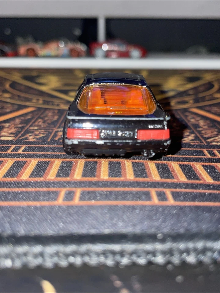 1982 火柴盒 MAZDA RX7 黑色压铸汽车带金色和红色开门 — 第 4/4 张图片