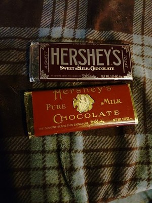 Pair Of Vintage Hershey's Chocolate Candy Bar Wrappers Great Condition