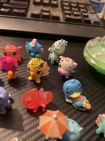 Lot of 28 Hatchimals CollEGGtibles Mixed Lot Mini Toys Figures Animals Saucer