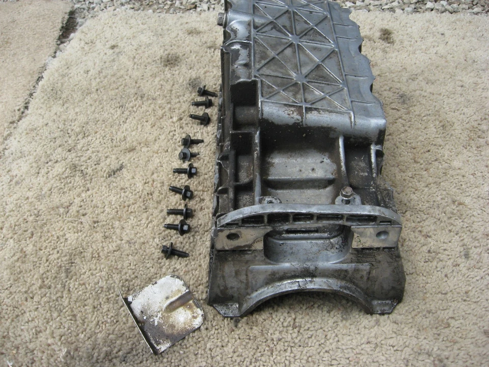 91 92 93 94 FoRD eSCoRT MeRC TRaCeR 1.9L aluminum engine oil pan = F0EE-6675-AE - Image 4 of 4