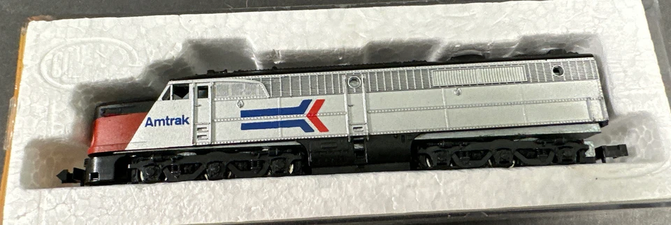 Motor locomotora diésel motorizado Amtrak PA-1 escala N Con Cor con caja RARO Foto 2 de 4