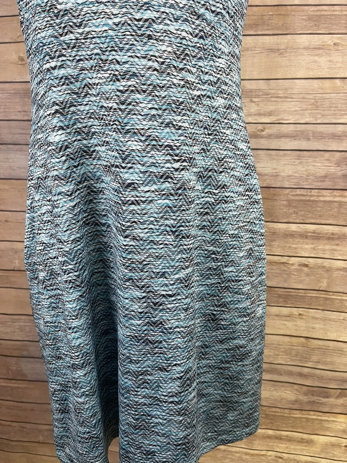 mpg activewear attached bra chevron stretchy performance 