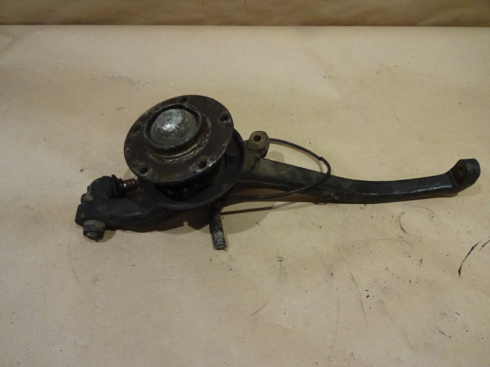 Rolls Royce-Bentley RH Front Steering Knuckle With Hub P/N PD20834PE