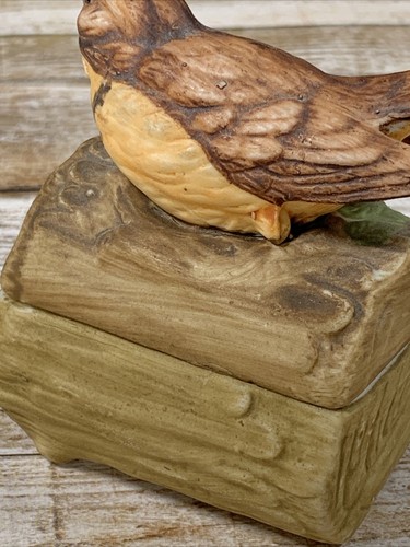 Bird Sparrow ?? Trinket Box Lid Sitting Perched On Log Vintage 3" Tall x 3" Long - Picture 12 of 18