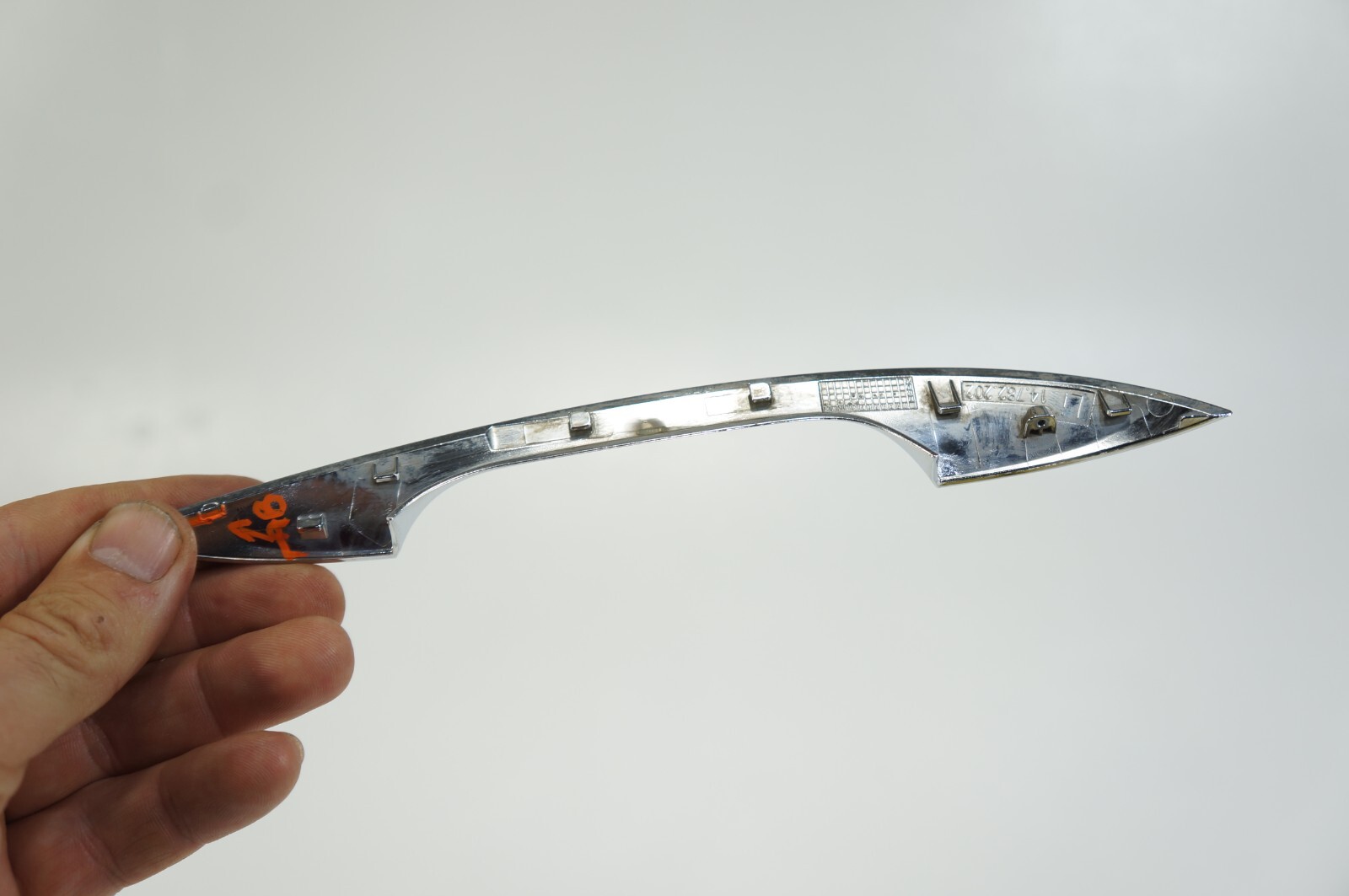 2017-2020 BENTLEY CONTINENTAL GT DRIVER LEFT SIDE CHROME DOOR MOLDING HANDLE