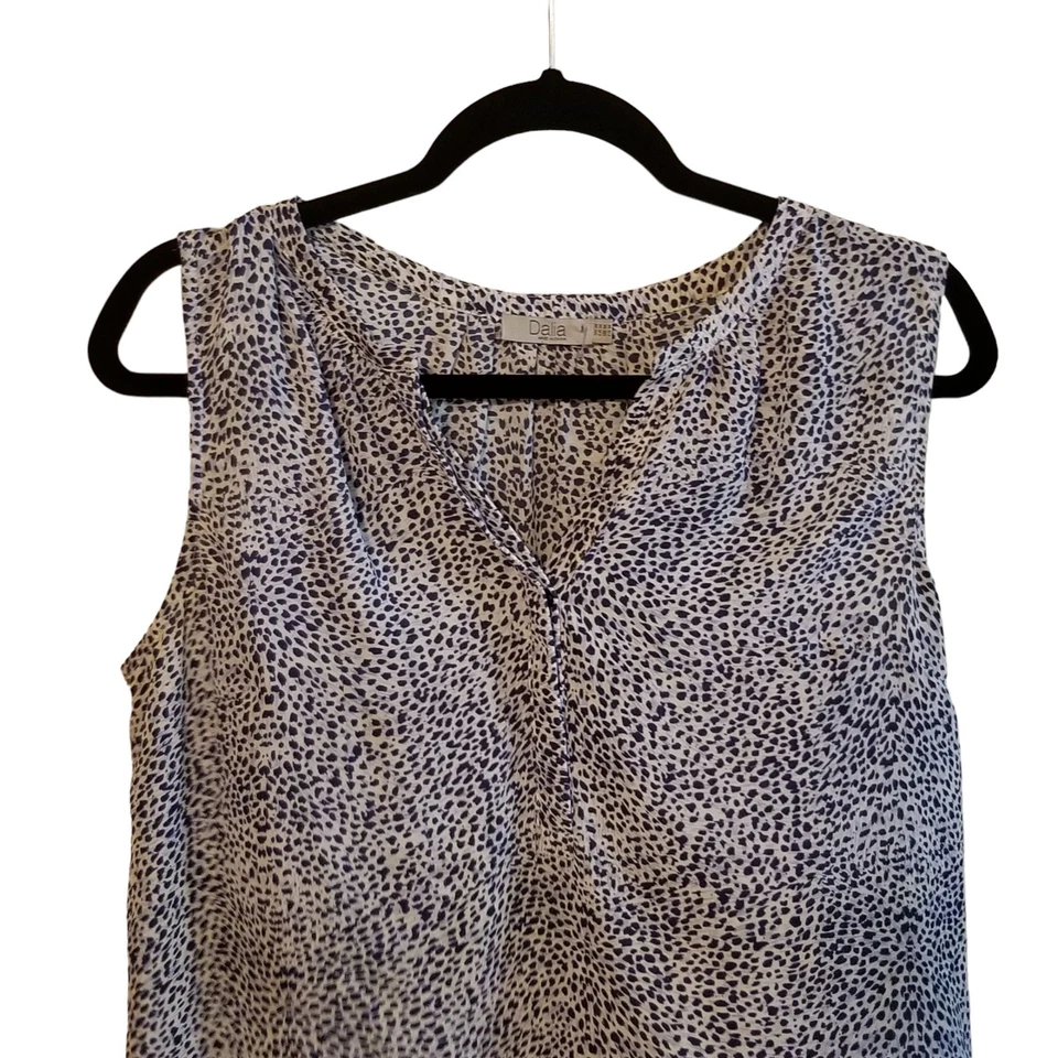Blusa sin mangas Dalia para mujer talla M blanca azul estampado animal Foto 3 de 4