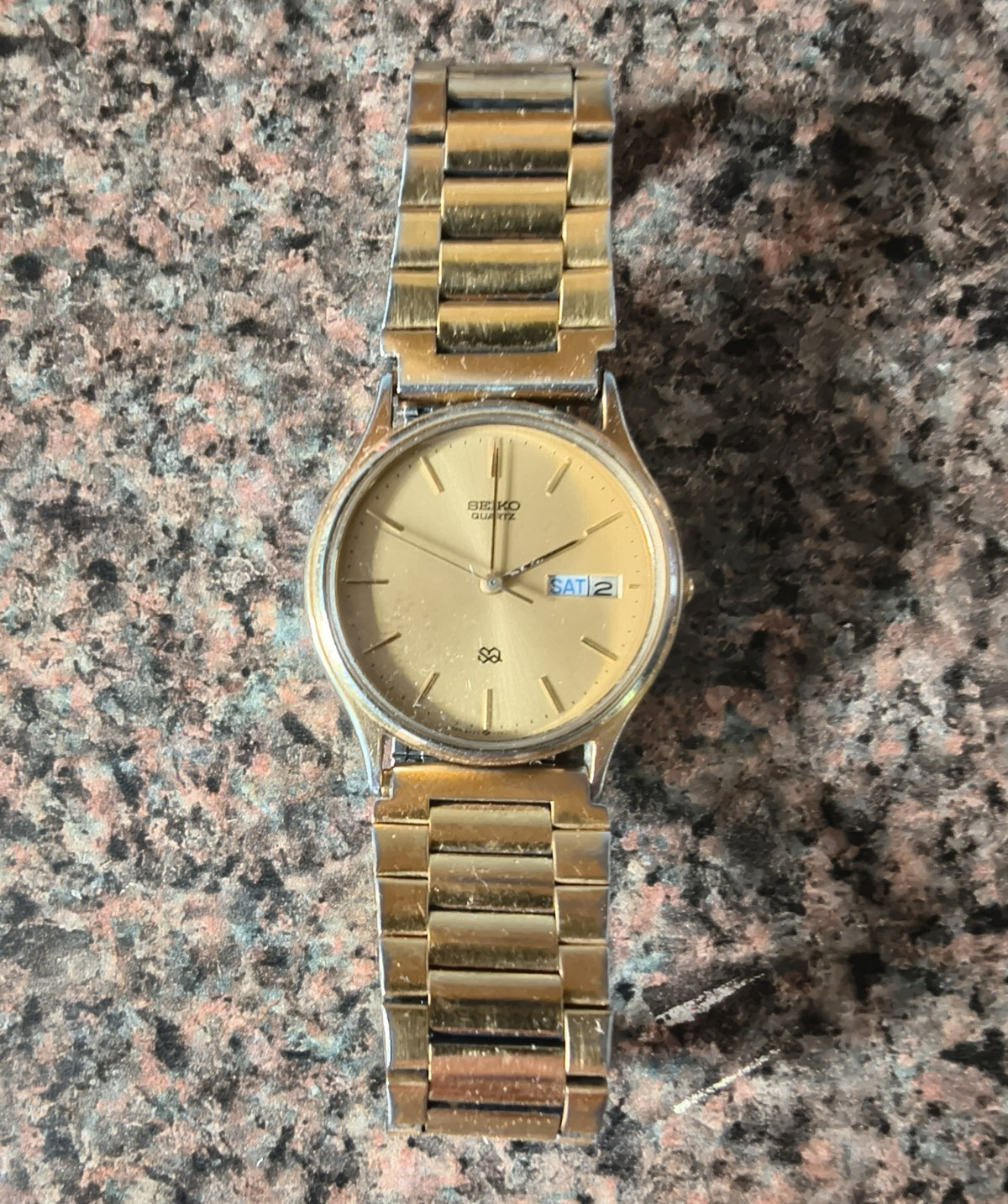 Наручные часы Seiko Quartz Day/Date Gold