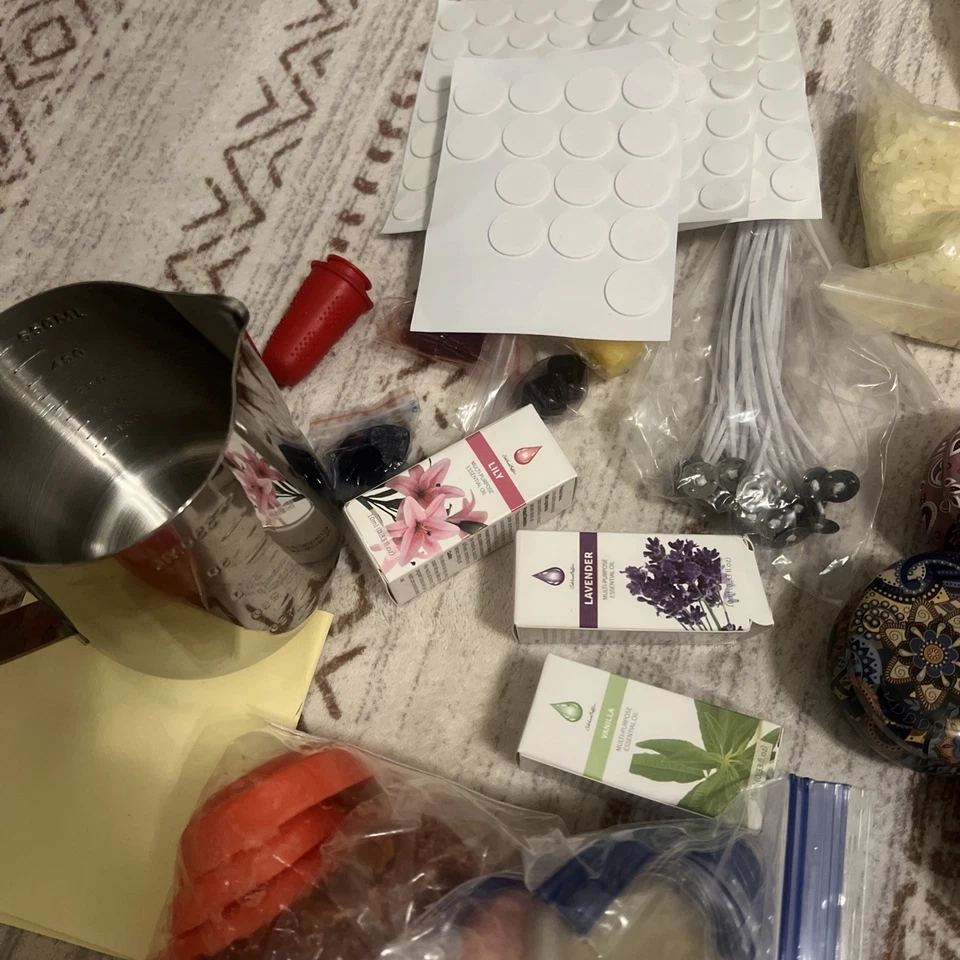 Lote de suministros para hacer velas de variedad 50 + artículos, tintes, cera, mechas usadas una vez Foto 3 de 4