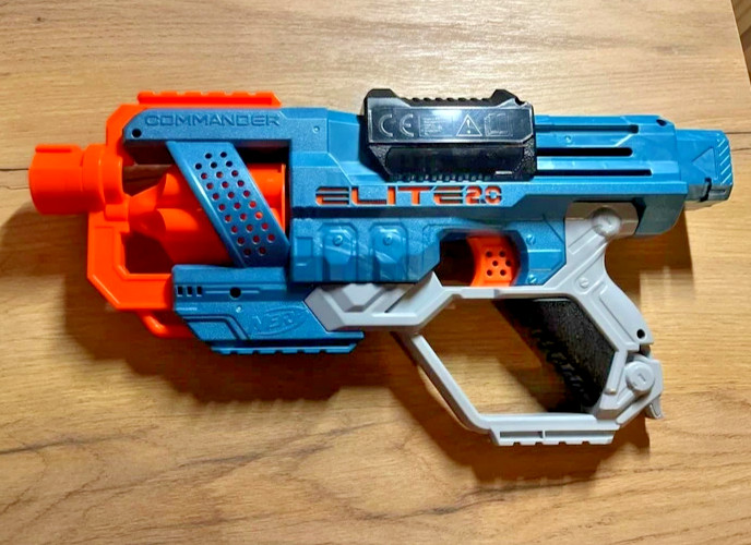 Pistola bláster Hasbro NERF Elite 2.0 Commander RD-6 con tambor giratorio de seis dardos