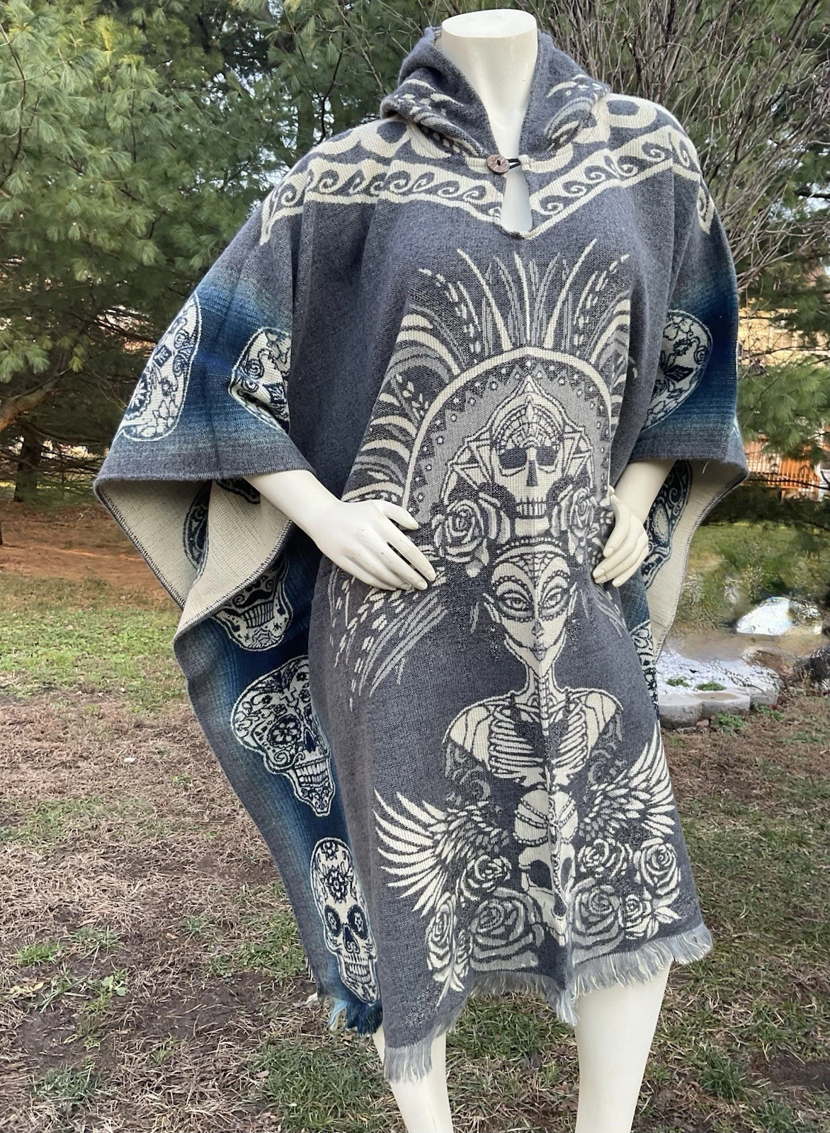Handmade ALPACA Wool Poncho, Aztec Goddess, Gray, Nice, Warm And Easy To Wear