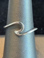 Sterling Silver Minimalist Stylized Wave Ring Sz 9 925