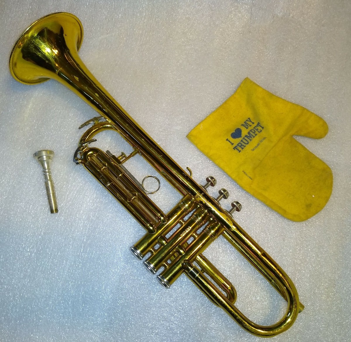 King Cleveland 600 Trumpet with case & MP, USA, Good