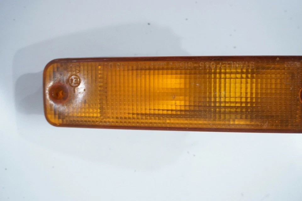 Lente de señal de pasajero parachoques delantero Honda Civic Hatchback 1988-1991 OEM Foto 3 de 4