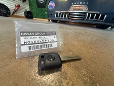 (1) Genuine Nissan (01-04) Models Key Blank Master H0564-5Y700  same as dealer