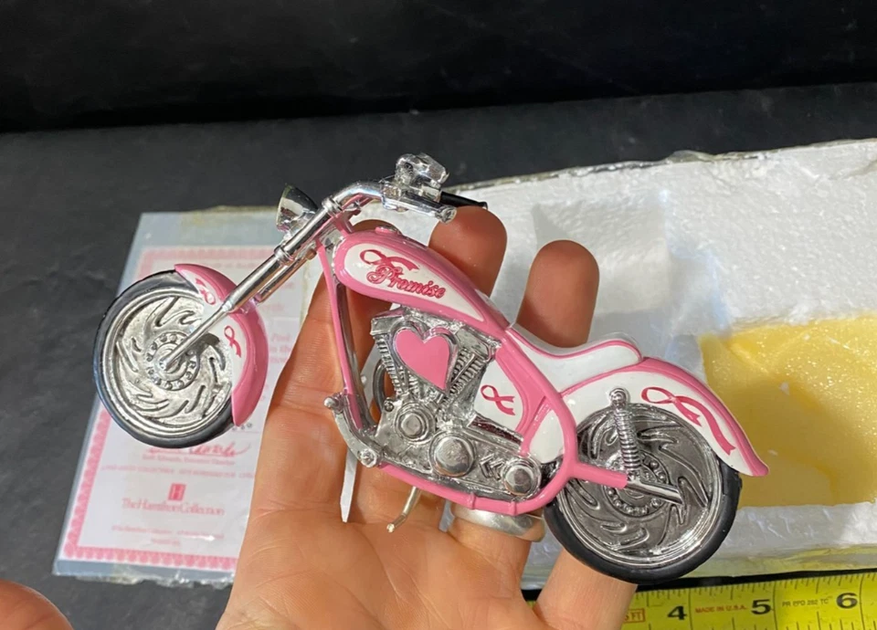 Pink Prowler of Promise Power of Pink Motocicleta Colección Hamilton Foto 3 de 4