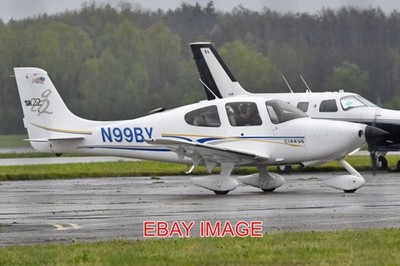 FOTO FLUGZEUG CIRRUS SR22 G2 N99BY C/N 0825 BAUJAHR 2004 FRIEDRICHSHAFEN AI