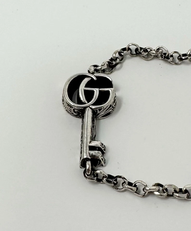 Pulsera llave de plata de ley GUCCI GG Marmont Foto 2 de 4