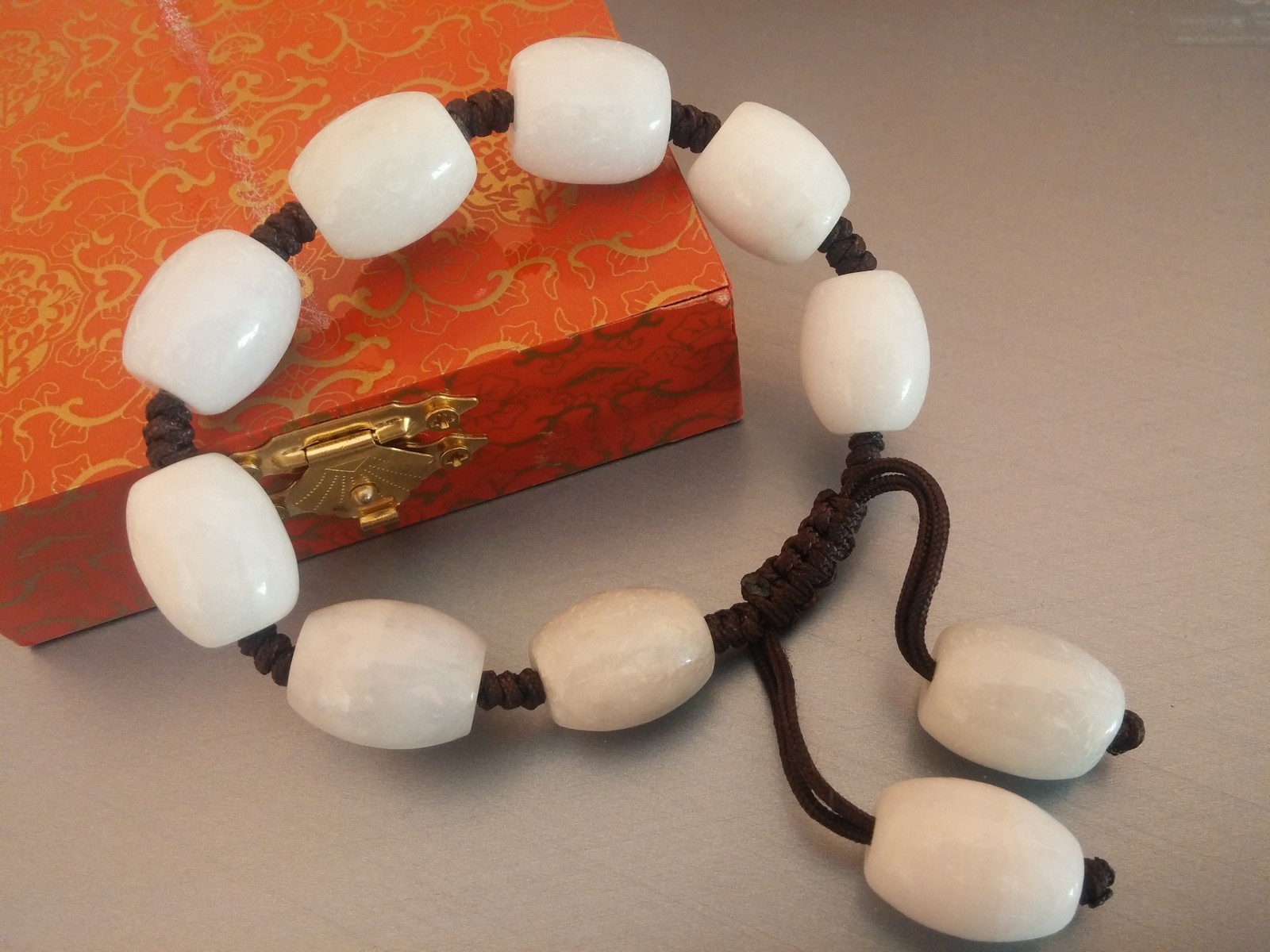 Bracelet perles jade blanc grisâtre naturel bijou mixte pour poignet homme et femme