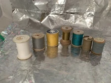 ❤️Vintage Lot Of 7 Spools Of Thread Vintage Mixed Colors Some Wood, 1 Empty