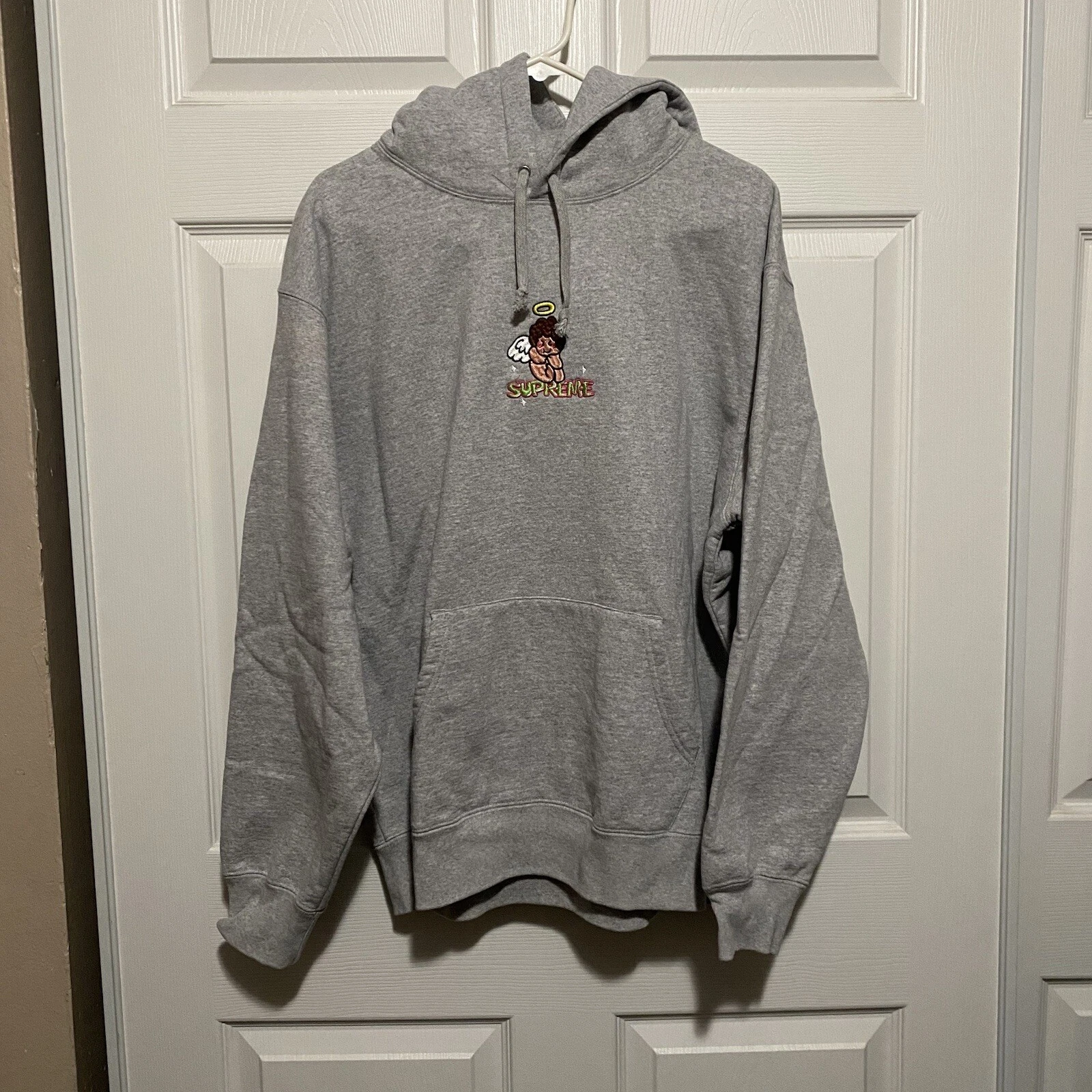 Sweat à capuche Supreme Angel   Taille Moyenne NEUF