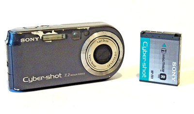 Sony Cyber-shot DSC-P200 7,2 Megapixel Digitalkamera Silber