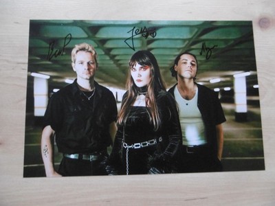Calva Louise band autographs signed 20x30 cm photo