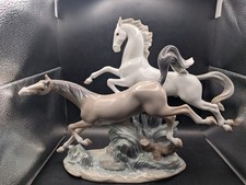 ?? LLARDO SPAIN SIGNED HANDMADE PORCELAIN HORSES GALLOPING GROUP SCULPTURE 1960s