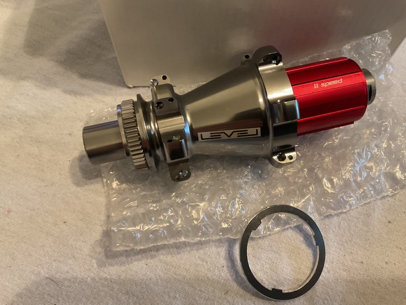 Rear hub 11 speed level hub disc through axle silver new