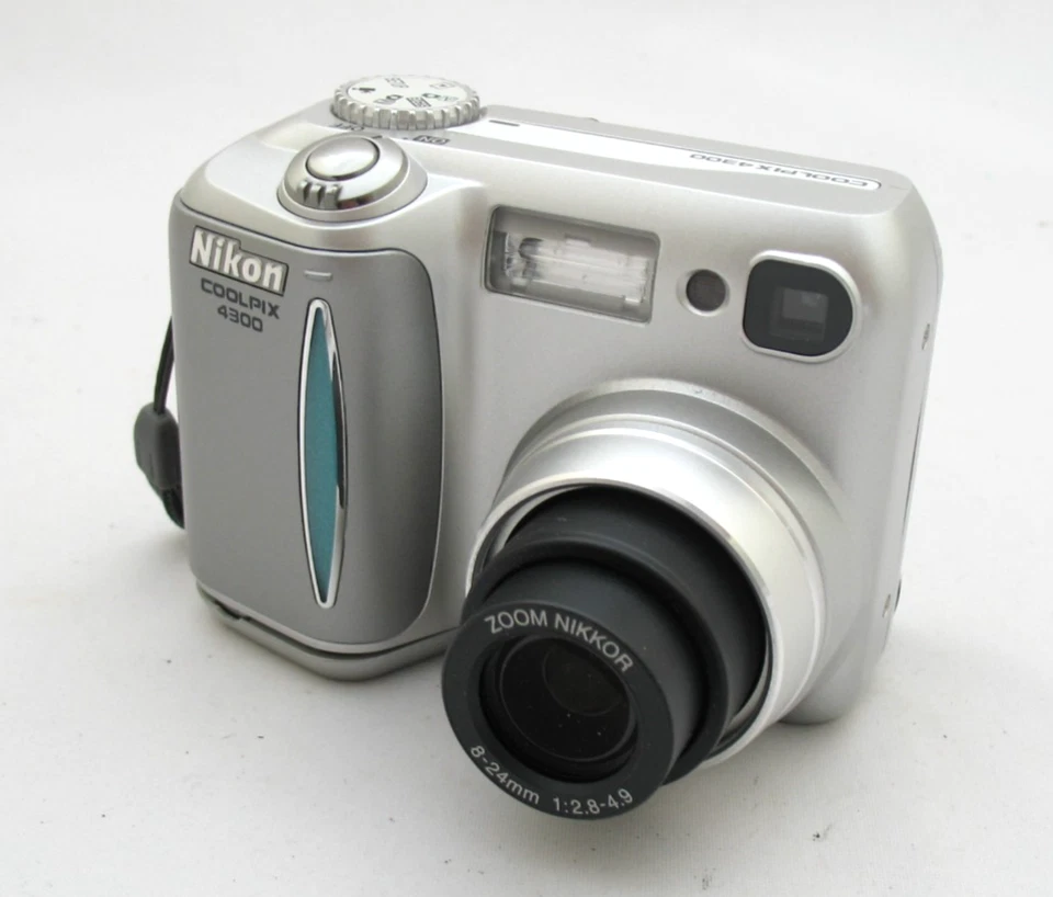 Vintage Nikon CoolPix 4300 Compact Digital Camera 4MP CCD, Working +1GB Card - Image 4 of 4