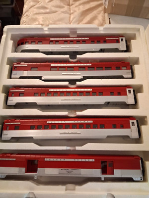 MTH PRE-PRODUCTION PRR 5-Car GOLDEN RED ROCKET O GAUGE Passenger set NO TRUCKS!