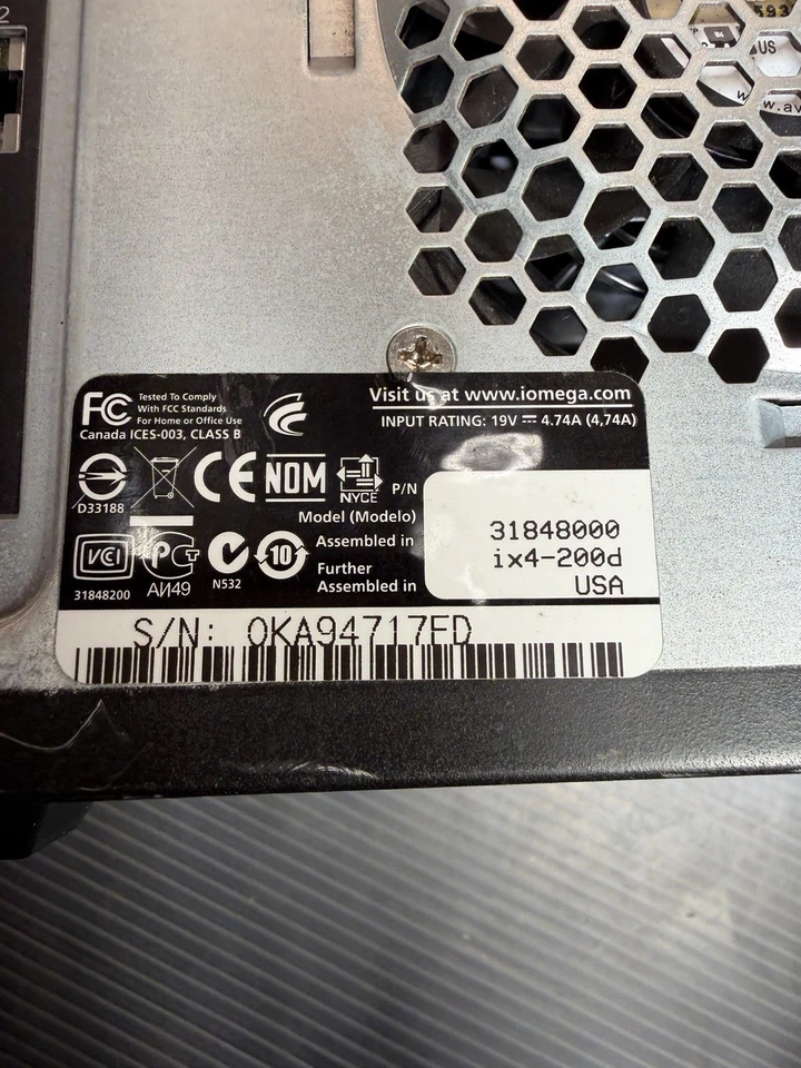 IOMEGA StoreCenter ix4-200D *NO HDD/ADAPTER*, DRIVES NOT INCLUDED - Image 2 of 4