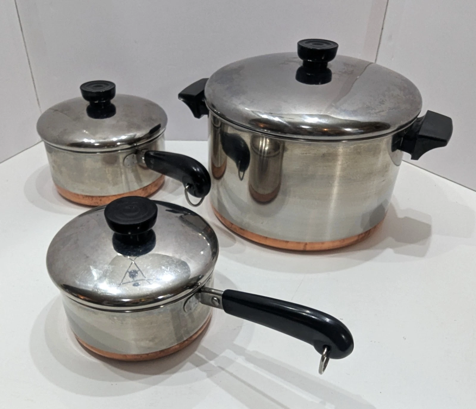 Set of 3 Vintage Revere Ware Copper Clad Pots w Lids 6 Qt, 1.5 Qts, 1 Qt.