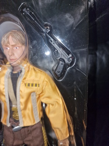 SIDESHOW Exclusive #2141 STAR WARS LUKE SKYWALKER REBEL HERO YAVIN IV 1:6 Scale - Picture 8 of 9