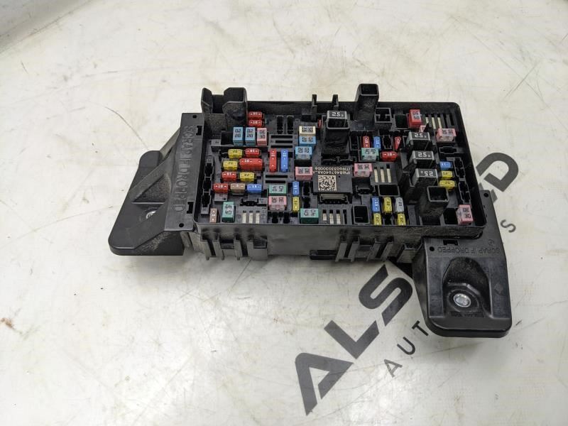 2020-2023 Ram 1500 Big Horn 5.7L 48V eTorque PDC Fuse Box