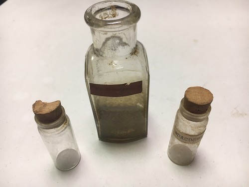 VINTAGE Medicine Bottles Vials Corks Clear (Lot of 3) - Picture 9 of 12